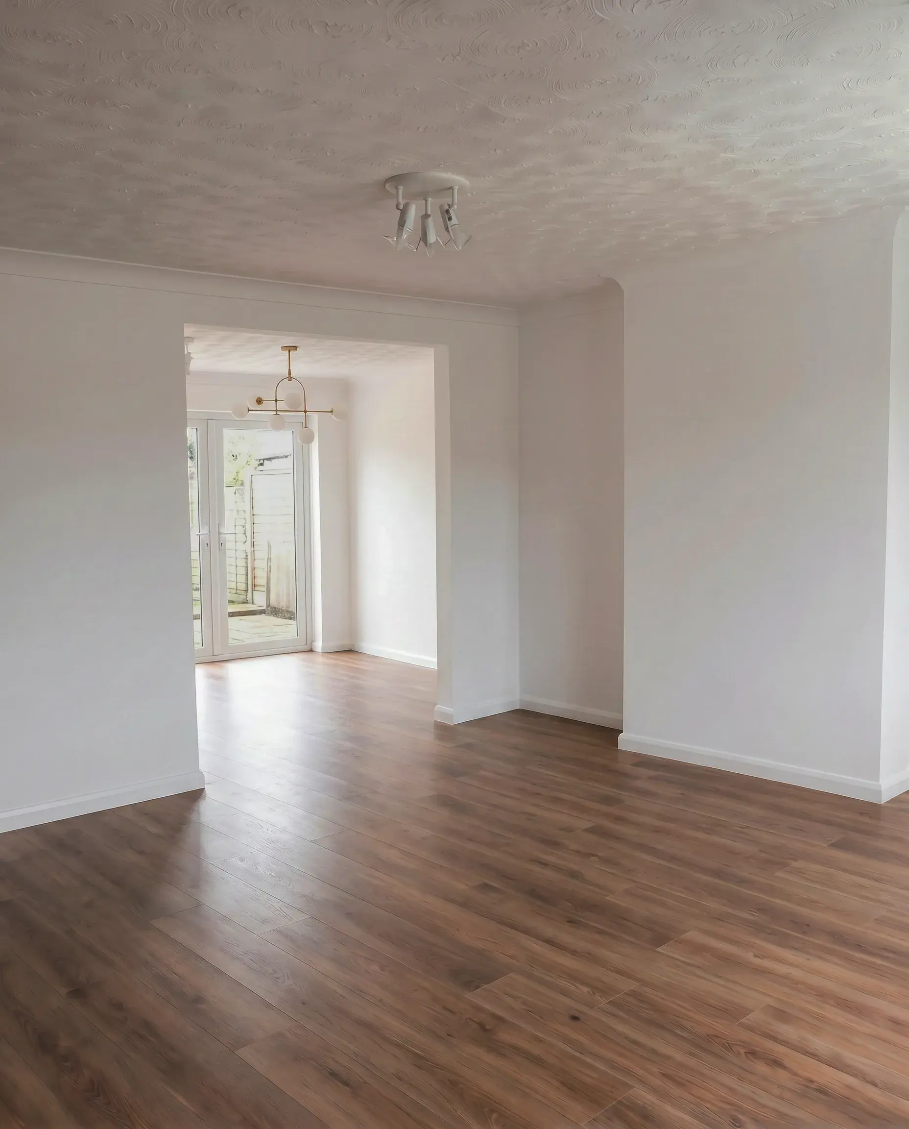 Empty room before staging